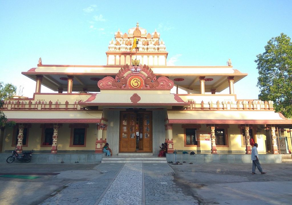 Spiritual Discourses and Workshops at Shri Vyas Ashram