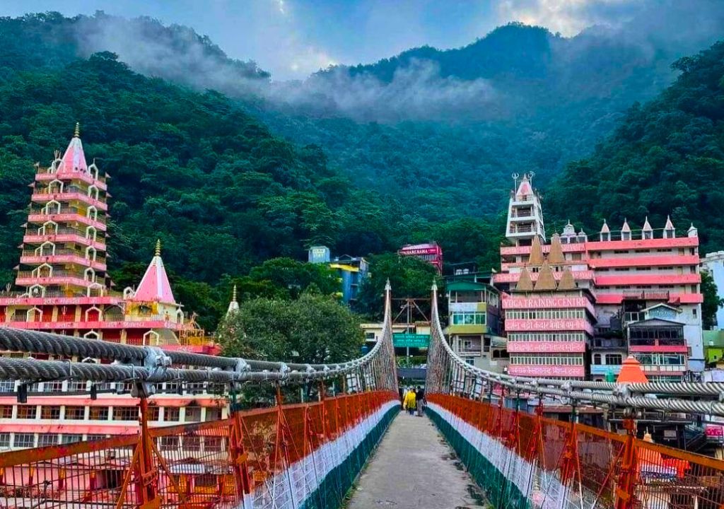 Lakshman Jhula: Rishikesh’s Iconic Bridge