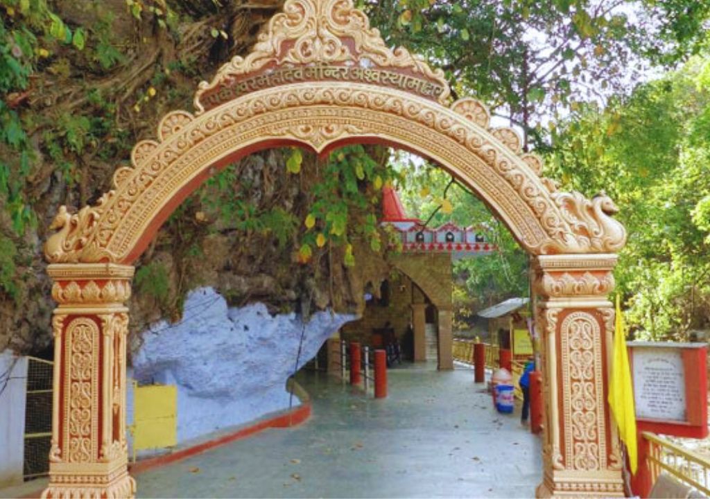 Tapkeshwar Temple Dehradun